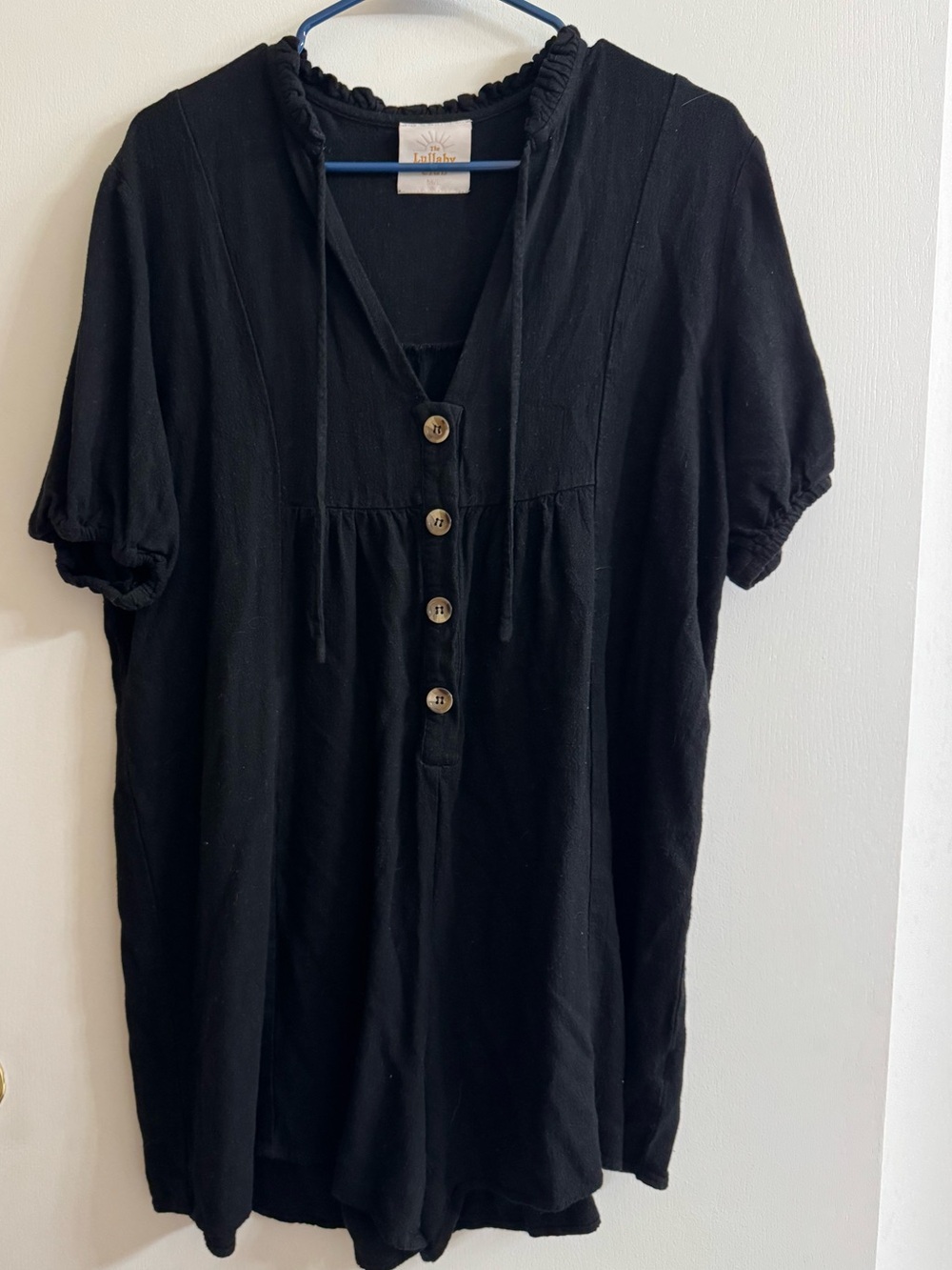 Lullaby Club Black Button-Front Short Sleeve Romper